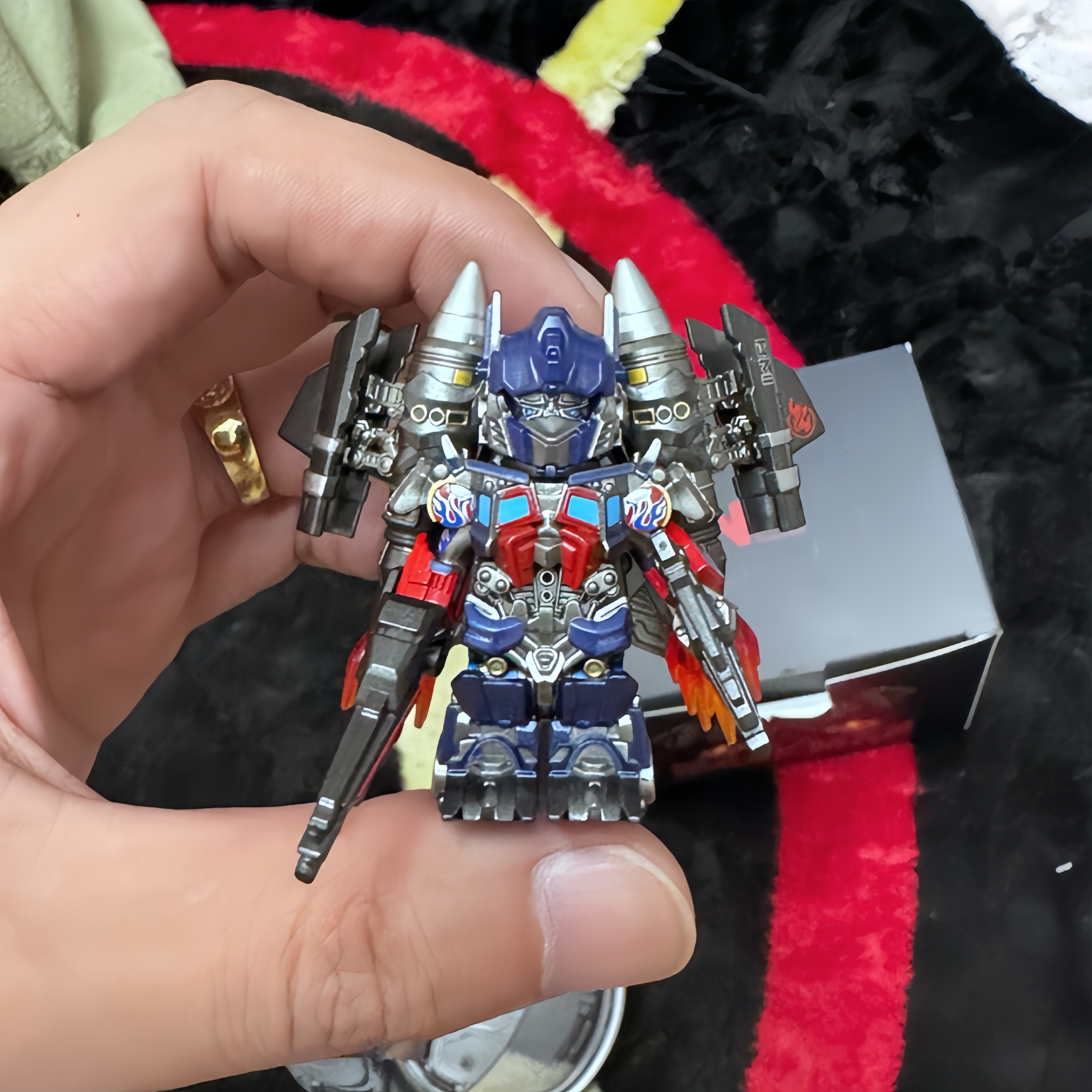 Hot Sale Transformers Assemble - Model Kit Optimus Prime のレビューと価格