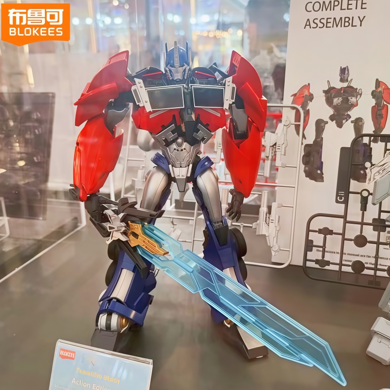 Blokees Transformers Optimus P - Model Kit Optimus Prime のレビューと価格