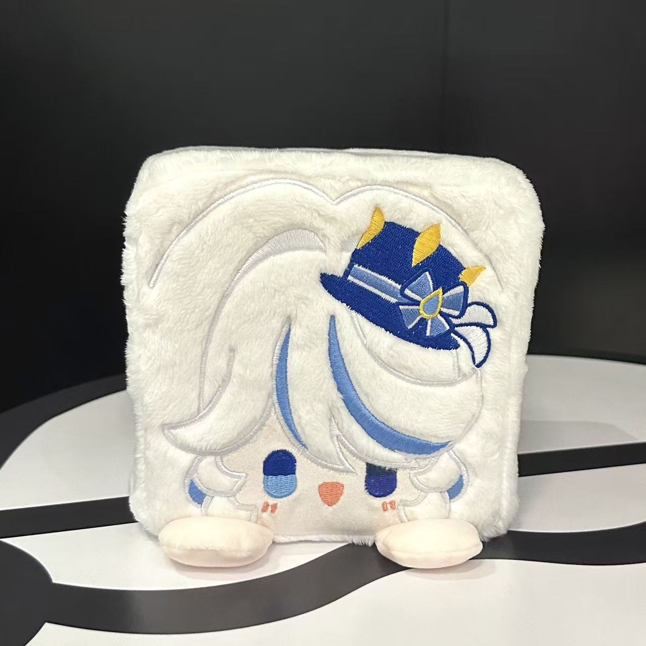 In stock Furina Cute Pillow mo - Model Kit Anime のレビューと価格