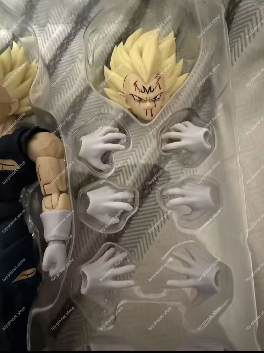Black Hole Toys Demons Awakene - Model Kit Vegeta のレビューと価格