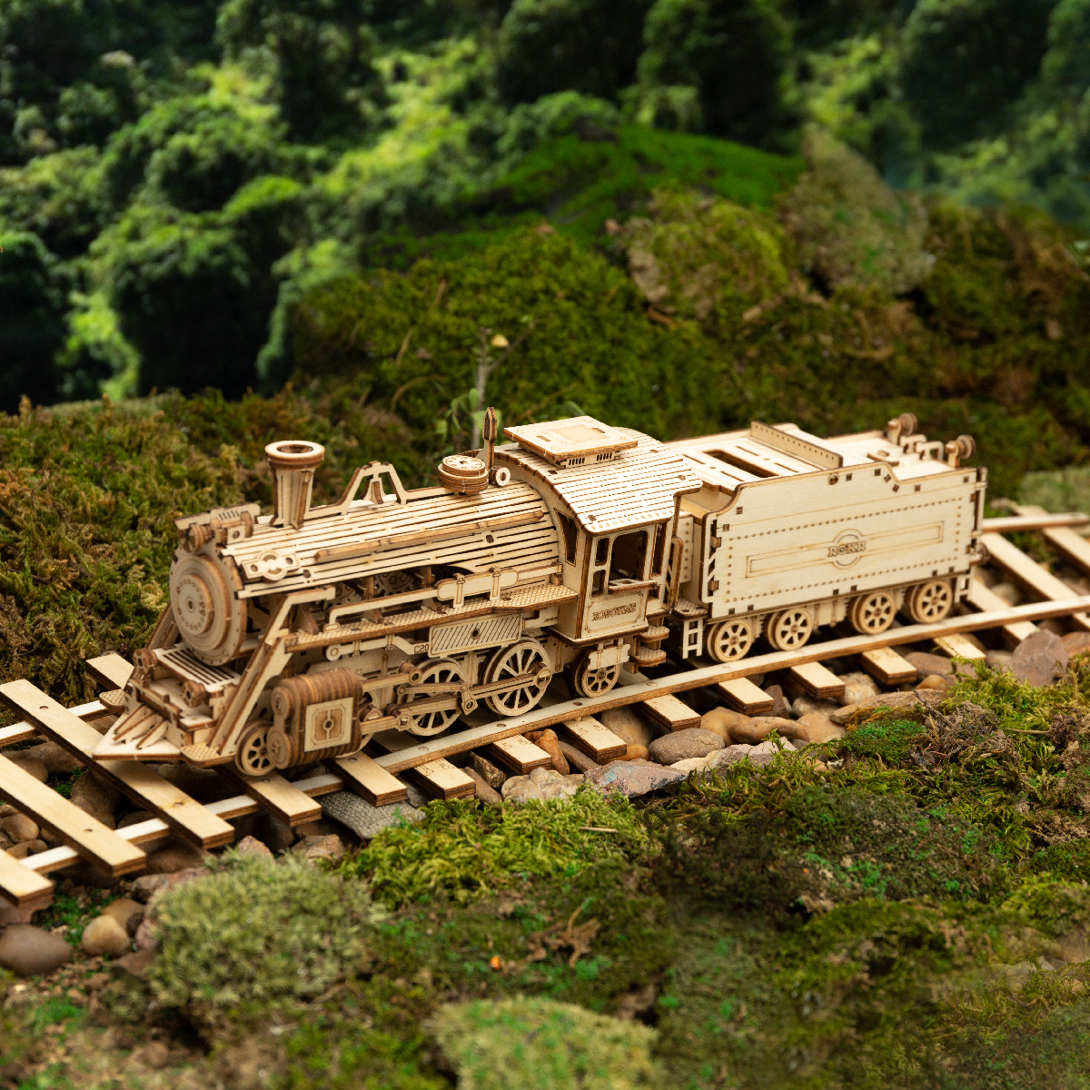 Robotime Rokr Classic Car 3D W - Model Kit Locomotive のレビューと価格