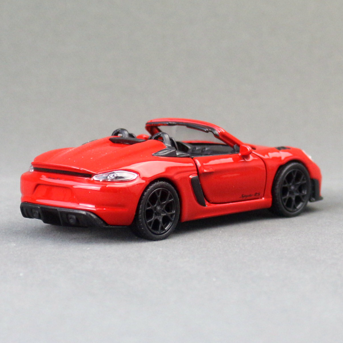 1/36 Porsche 718 Spyder Super  - Model Kit Ae86 のレビューと価格