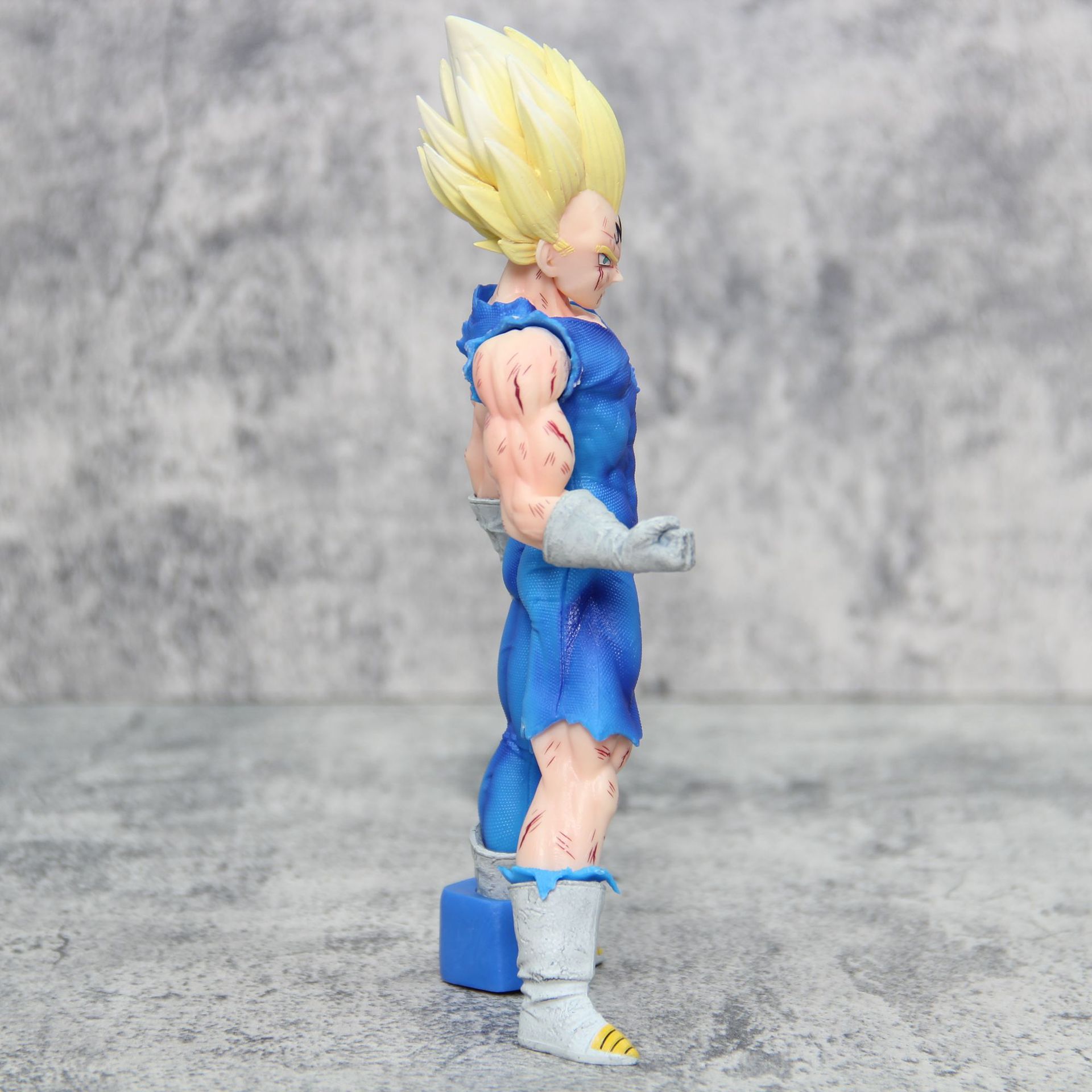 Dragon Ball Z Super Saiyan Pri - Model Kit Vegeta のレビューと価格