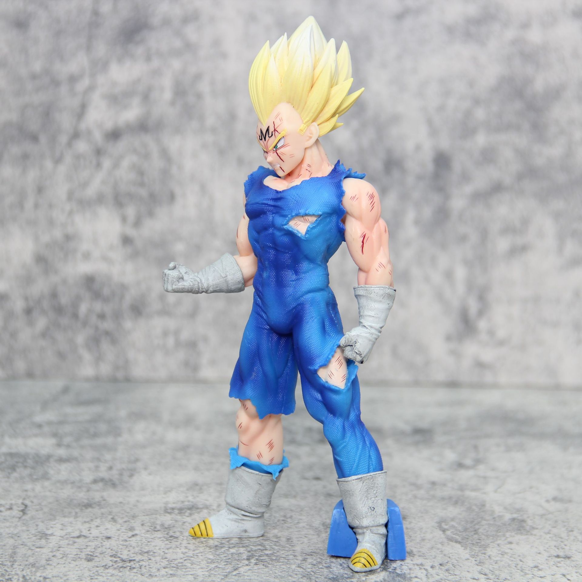 Dragon Ball Z Super Saiyan Pri - Model Kit Vegeta のレビューと価格