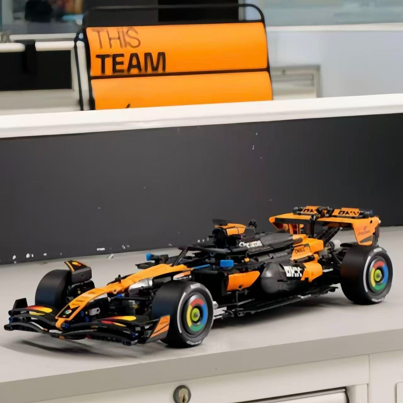 1675 Pcs F1 Racing Model, 4222 - Model Kit F1 のレビューと価格